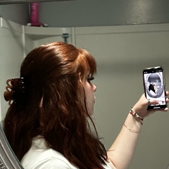 Meet your Posher, Madison - Picture 1 of 1